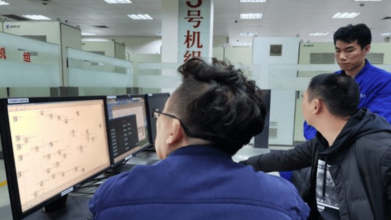 在选择数据中心运维工程师外包公司时，首先需要审查其资质。以下是一些关键资质：