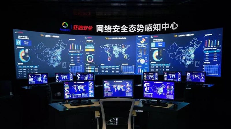 信息技术公司年度工作总结：数据图表背后的洞察